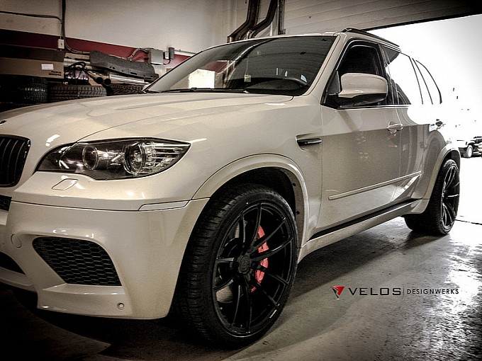 Name:  alpine-white-bmw-x5-m-showcases-velos-solo-v-wheels-medium_1.jpg
Views: 8868
Size:  111.9 KB