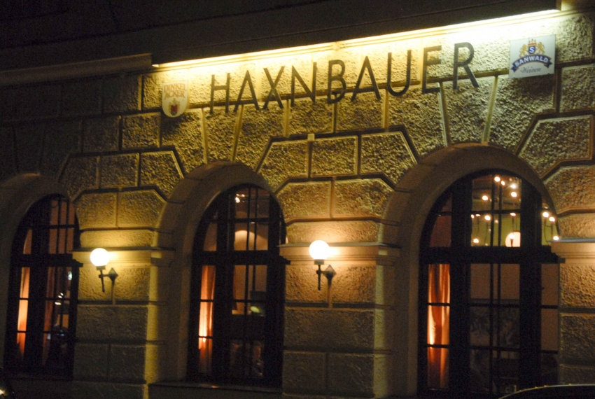 Name:  Haxnbauer im Scholastikahaus .jpg
Views: 12052
Size:  412.3 KB