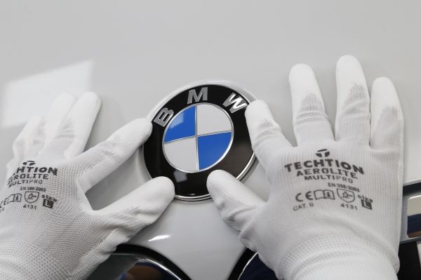 Name:  P90388651_lowRes_bmw-group-plant-chen.jpg
Views: 1941
Size:  28.4 KB