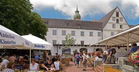 Name:  Kloster Andrechs  10_by_andechs_kloster_biergarten_roland_rossner_3_452x.jpg
Views: 13995
Size:  33.9 KB