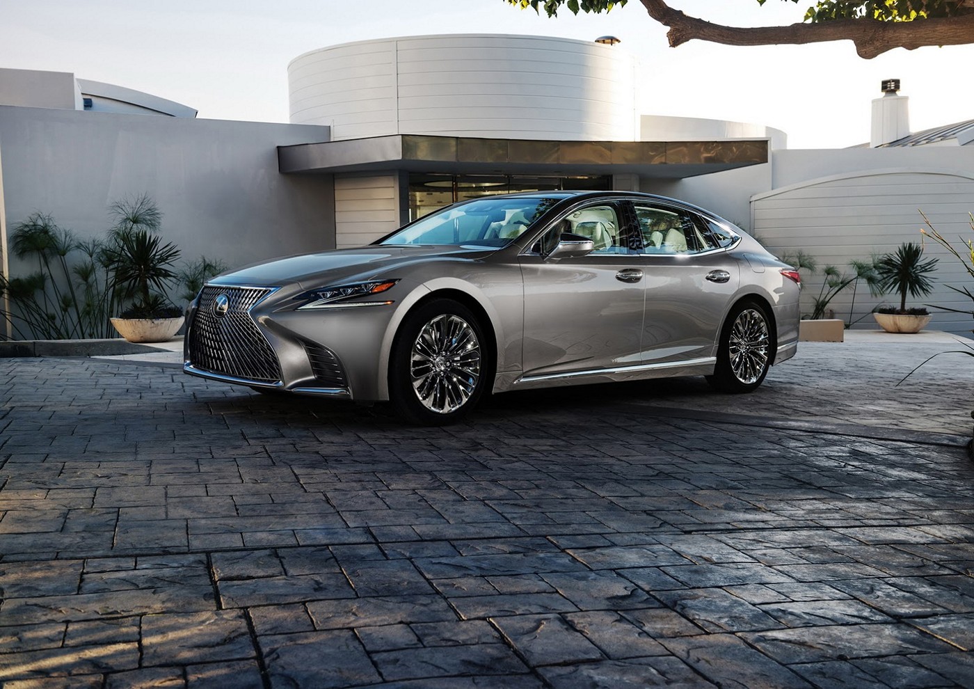 Name:  2018-Lexus-LS-8.jpg
Views: 3650
Size:  350.6 KB