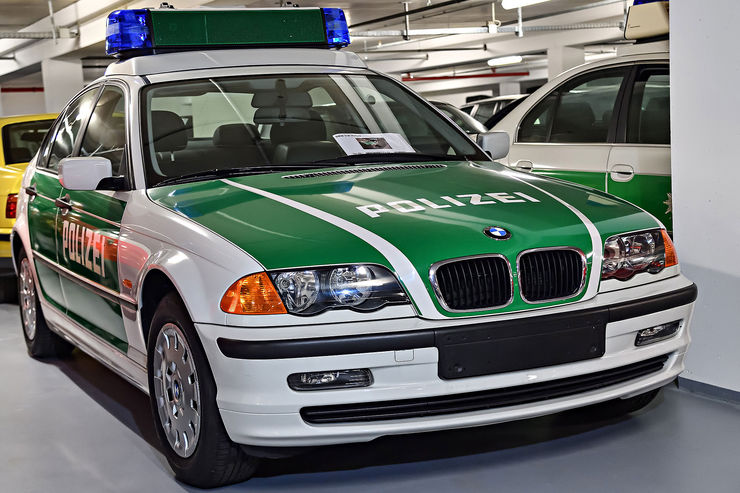 Name:  BMW-318i-E46-Polizei-fotoshowBig-cd7b12f9-1003532.jpg
Views: 15477
Size:  89.5 KB