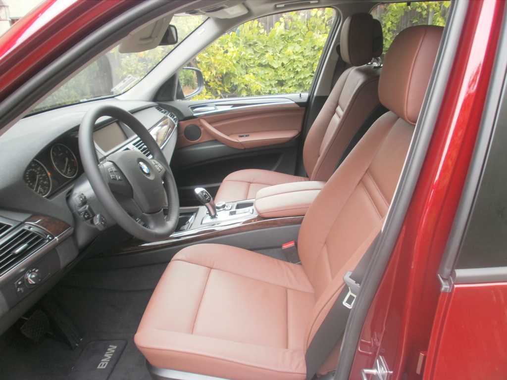 Name:  X5_35d_interior.JPG
Views: 1457
Size:  303.5 KB