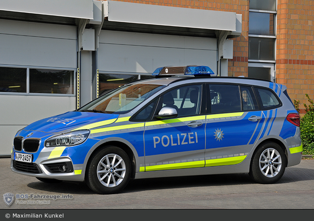 Name:  polizei  399140-large.jpg
Views: 8276
Size:  366.3 KB