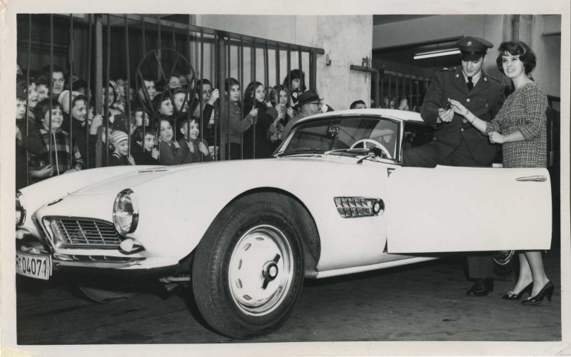 Name:  elvis  bmw507munichra2.jpg
Views: 24845
Size:  72.6 KB