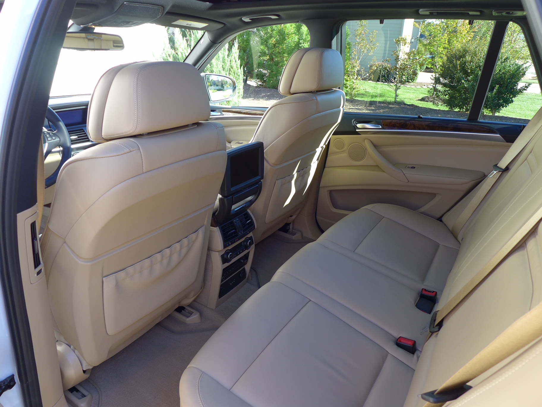 Name:  X5 Rear Seat.jpg
Views: 631
Size:  667.9 KB